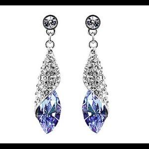 Crystal drop earrings 💜
