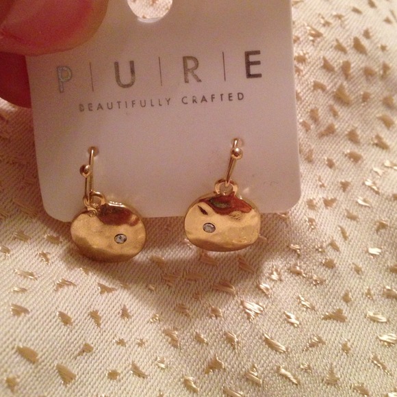 Beautiful simple gold earrings