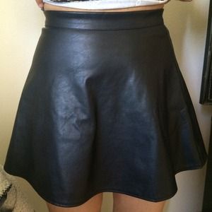Black (fake) leather circle skirt