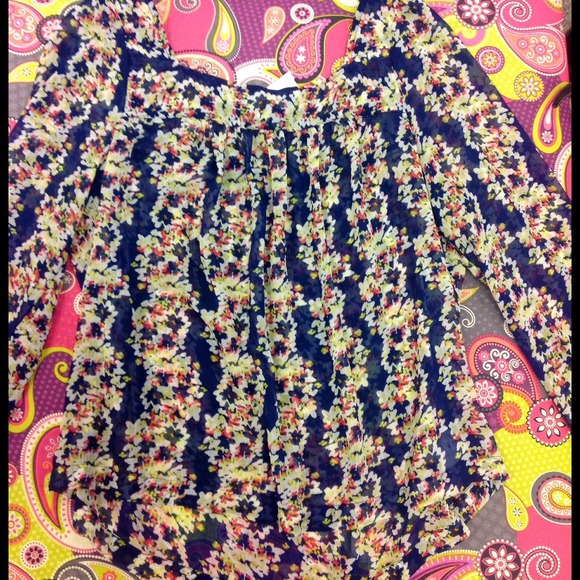 Jessica Simpson Flowy Top