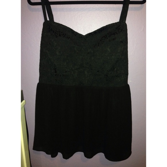 Black speghetti strapped Torrid top PLUS