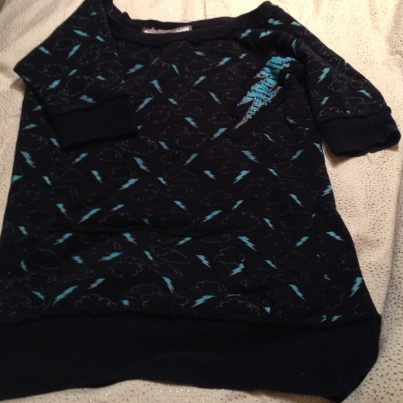 ⚡️⚡️Unique lightening bolt top ⚡️⚡️