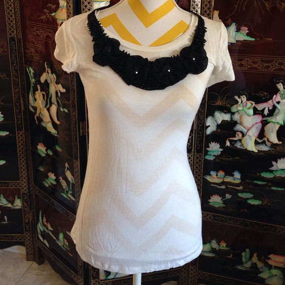 Fun top! - Picture 2 of 3