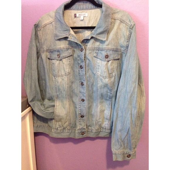 *ON HOLD*NWOT Light wash denim jacket PLUS