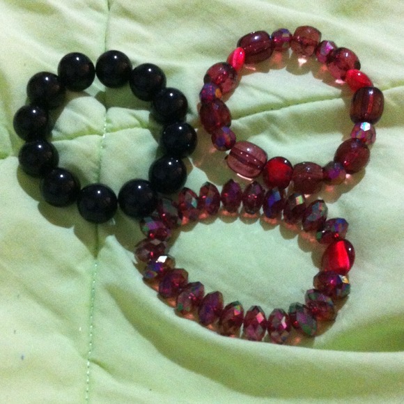 Red and black bracelet trio - Picture 2 of 2