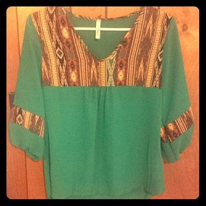 Cute boutique top :)