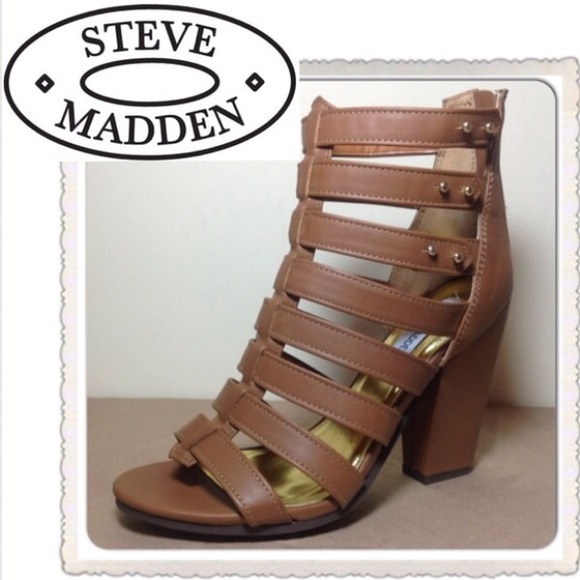 Steve Madden Shoes - 🔥HOSTING SALE🔥Steve Madden Ankle Boot