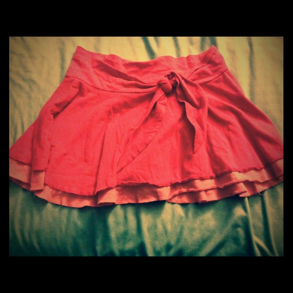 Two tone Rue 21 red skirt - Picture 1 of 2