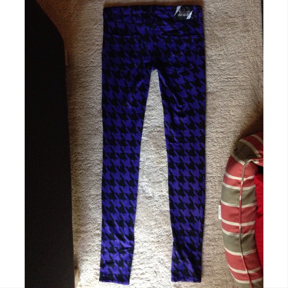 TO BE DONATED - Picture 7 of 8