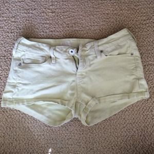 Pale Yellow Short-Shorts