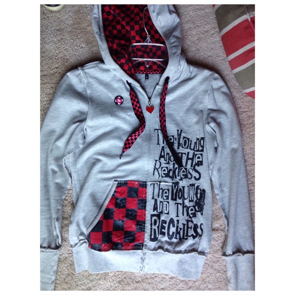 TO BE DONATED - Picture 1 of 4