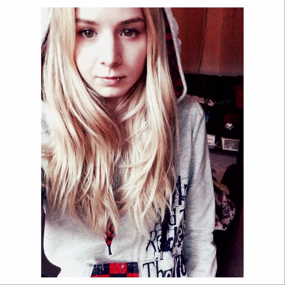 TO BE DONATED - Picture 3 of 4