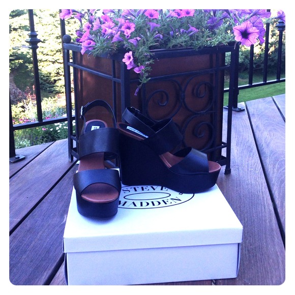 Steve Madden Shoes - Brand new Steve Madden wedges!!