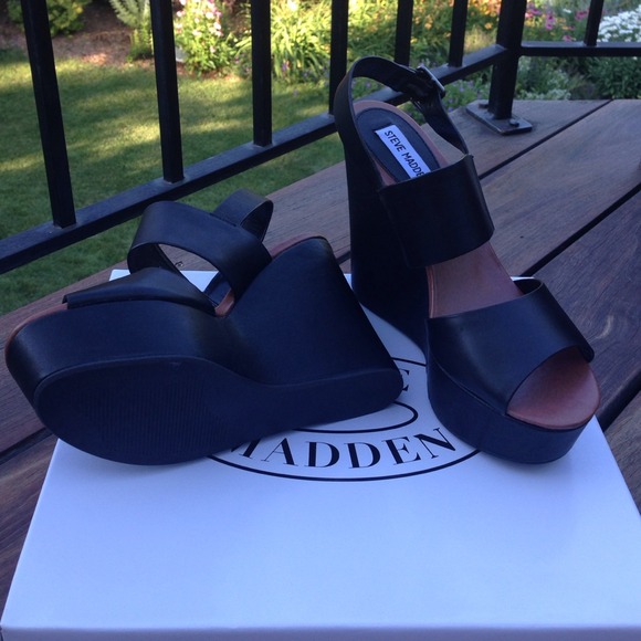 Brand new Steve Madden wedges!! - Picture 2 of 4