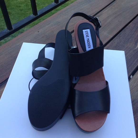 Brand new Steve Madden wedges!! - Picture 3 of 4