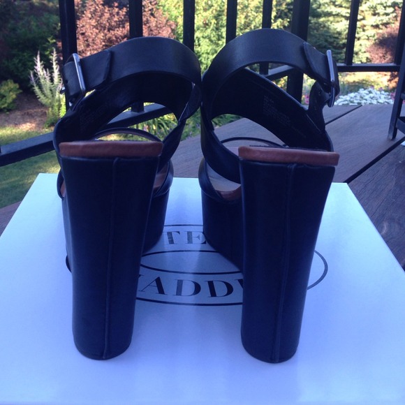 Brand new Steve Madden wedges!! - Picture 4 of 4