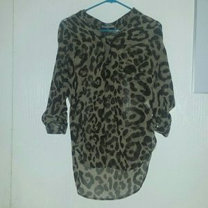 Cute leopard boutique top