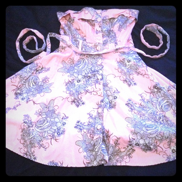 🎀Pastel Pink and Black Floral Strapless Dress🎀