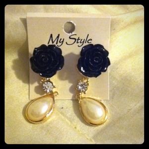 CLEARANCE....Black Rose Earrings free w/purchase