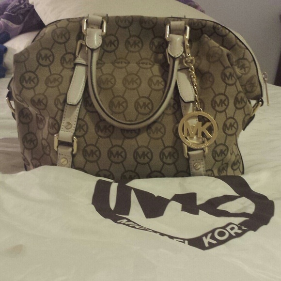 100% authentic Michael Kors Purse