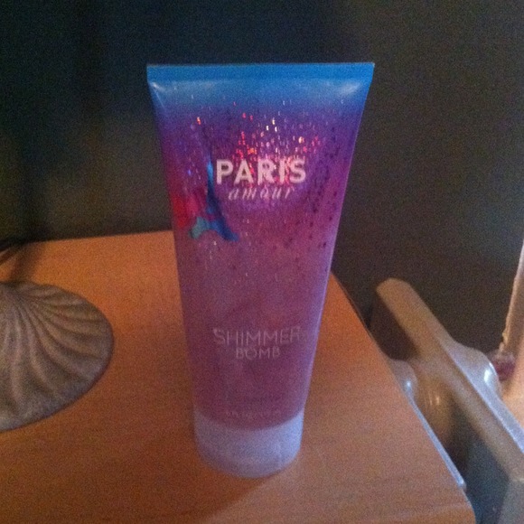 Bath and Body Works Shimmer Bomb