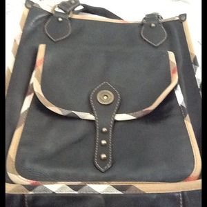 Burberry Bags - Authentic Burberry Women's Tote in genuine leather Burberry Bags - Authentic Burberry Women's Tote in genuine leather