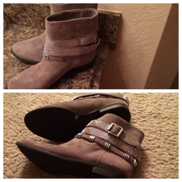 Vince Camuto grey suede boots