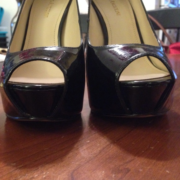 SOLD!! Enzo Angiolini Black Patent Heals - Picture 4 of 4