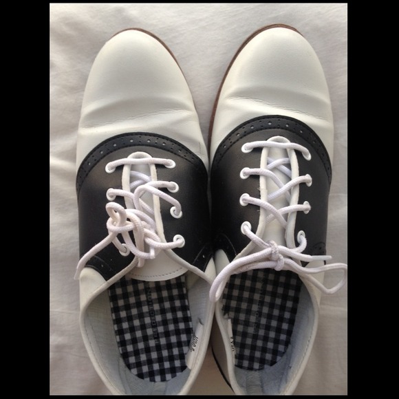 Oxford Saddle Shoes