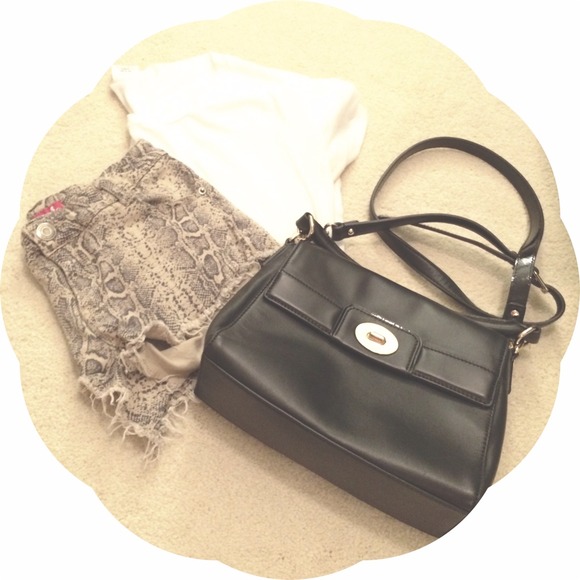 Snakeskin design shorts