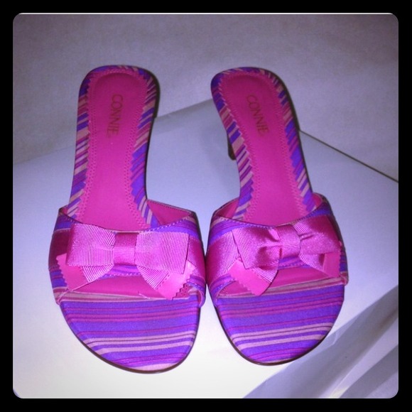 🚨REDUCED🚨Pink shoes. NWOT trade Value $12