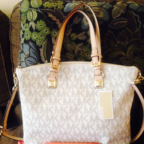 Multifunctional Michael Kors bag