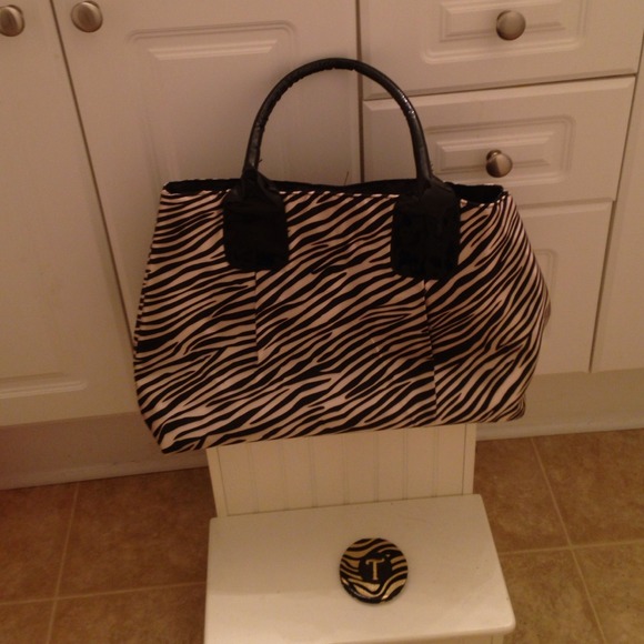 🌟Sold🌟Zebra print tote bag with matching mirror
