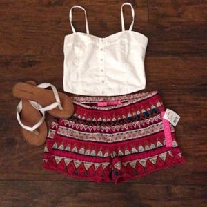 Tribal linen shorts