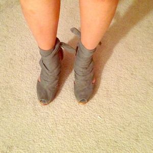 Jeffrey Cambell bootie!💕💋