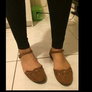 Black and Tan flats with ankle strap NWOT