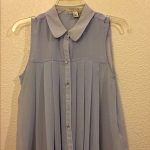 Peter Pan collar light blue button up