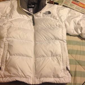 puffy insulated northface jacket white