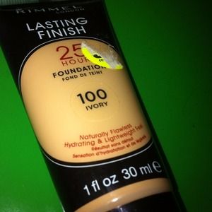 Rimmel Lasting Finish Foundation in 100 Ivory