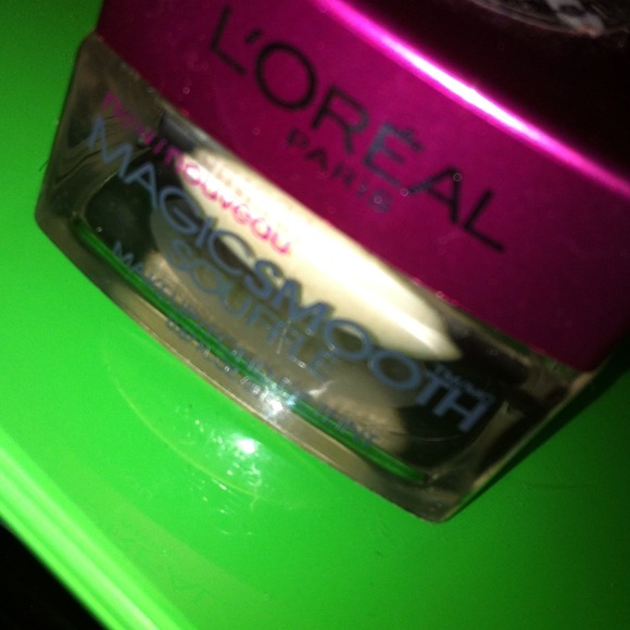 L'Oreal Magic Smooth Soufflé