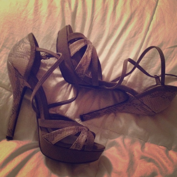 Shi by Journey heels - Picture 1 of 4