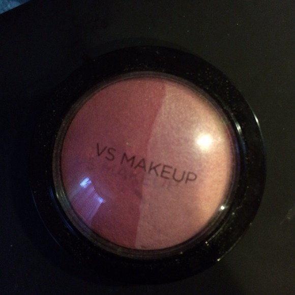 NWOT VS blush