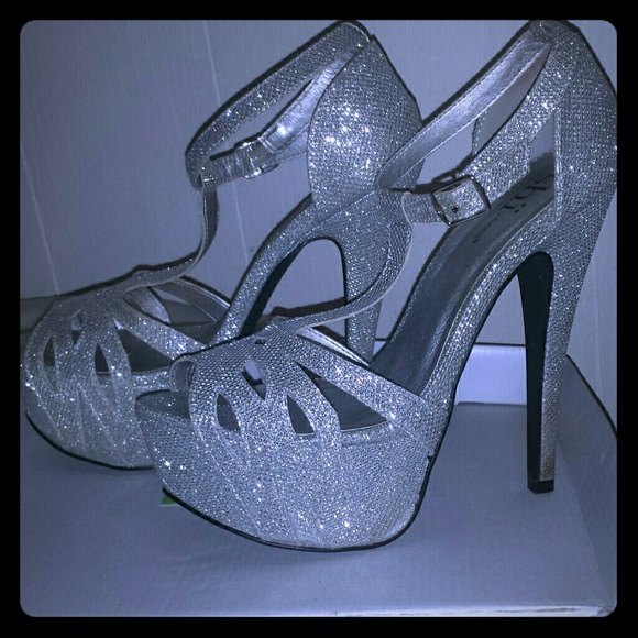 FORMAL HEELS