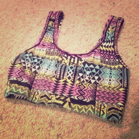 Forever 21 Tops - 🔵SOLD🔵Forever21 patterned crop tank