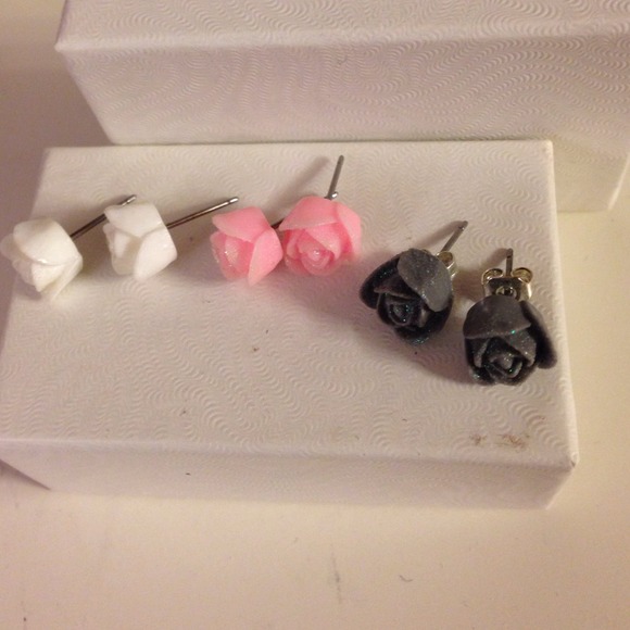 3 set of rose earrings - Picture 1 of 2
