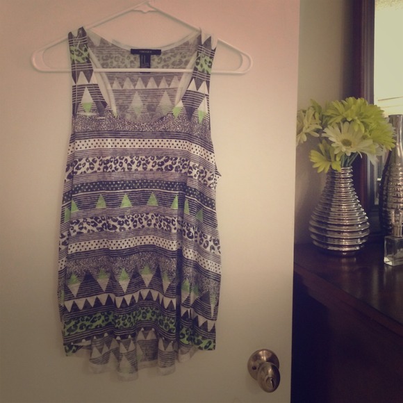 Geo-print fun pattern razor-back tank