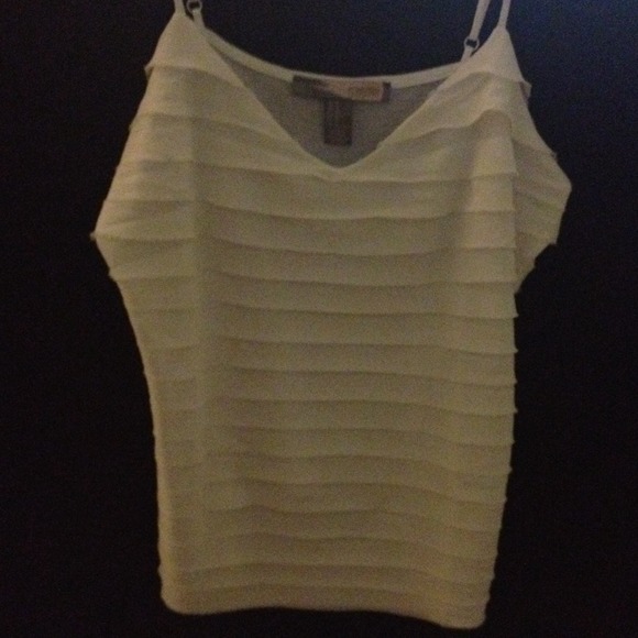 Delicate creme tank top!