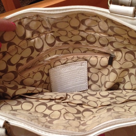 Coach purse - Picture 5 of 5