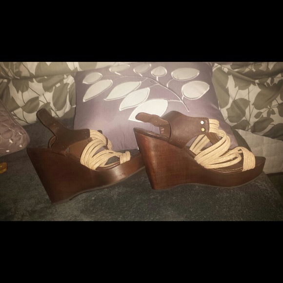 Steve Madden Brown wedges! - Picture 2 of 3