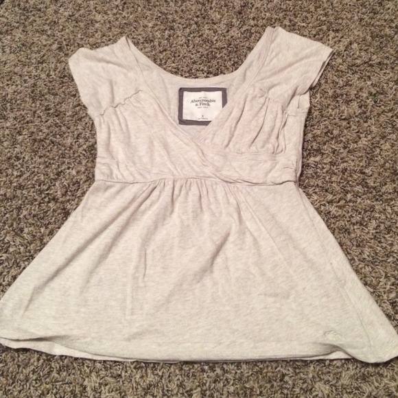 A&F beige top